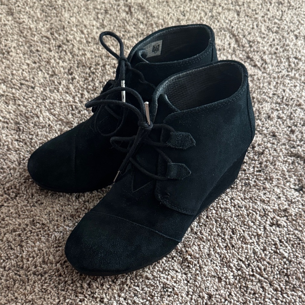 Tom’s Black Suede Lace-Up Wedge Booties - Women